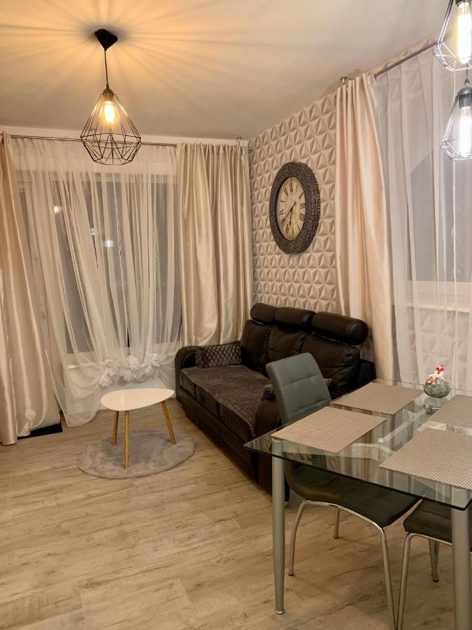 Uroczy Apartament Z Patio Szczecin Kültér fotó